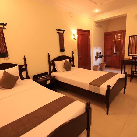 Anise Hotel And Restaurant Phnom Penh Exterior foto