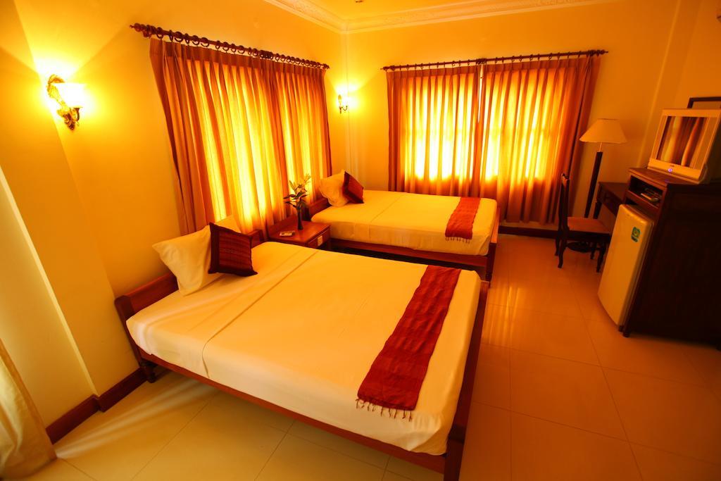 Anise Hotel And Restaurant Phnom Penh Exterior foto