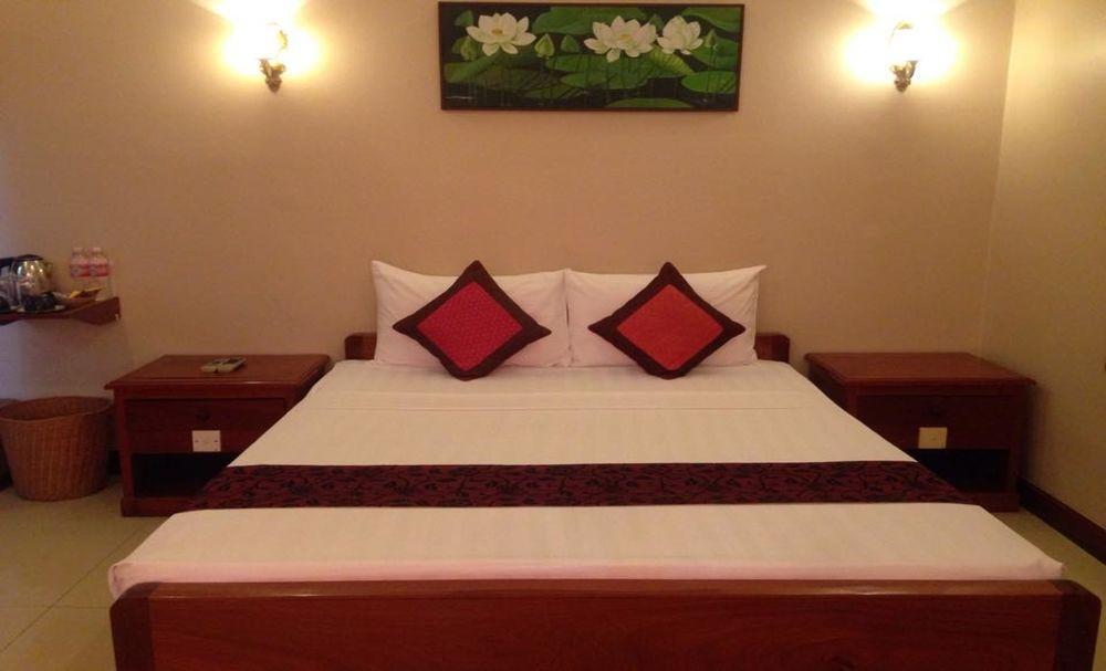 Anise Hotel And Restaurant Phnom Penh Exterior foto