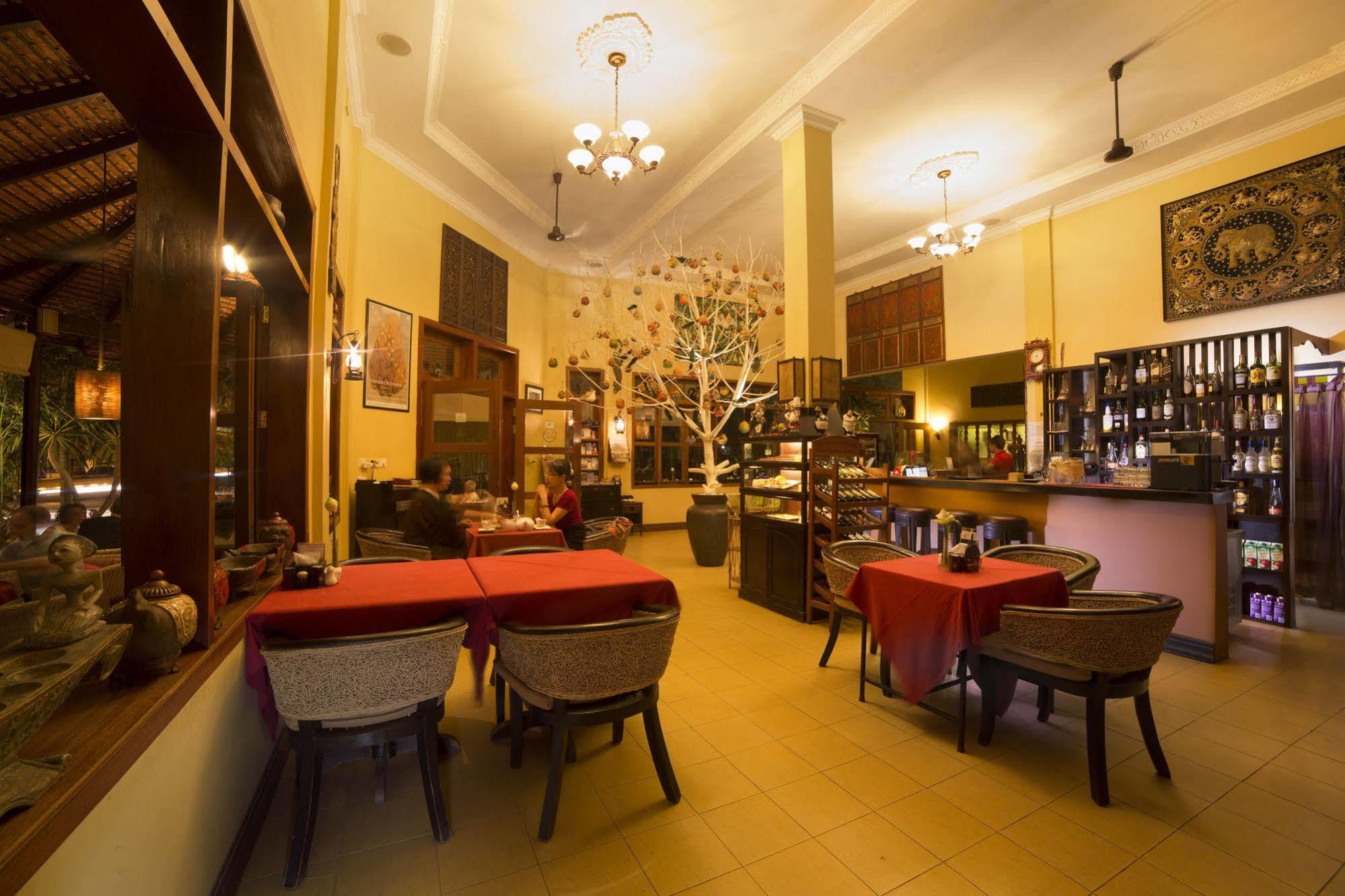 Anise Hotel And Restaurant Phnom Penh Exterior foto